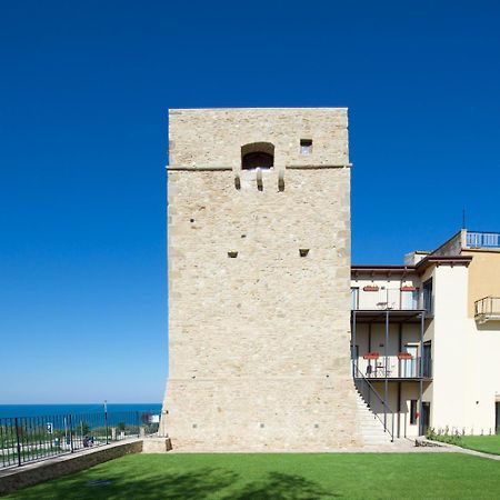 Torre Della Loggia - Dimora Storica - Ortona Bed and Breakfast Exteriör bild